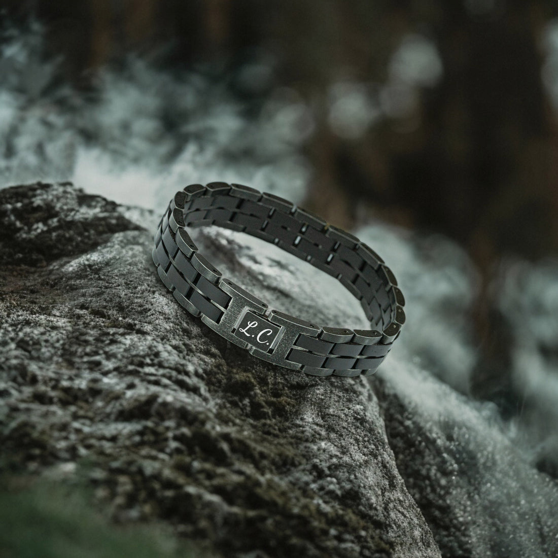 Black Forest - Dark Edition Houten Armband + eigen initialen gravure